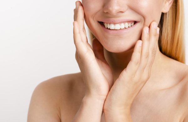 mujer-feliz-de-primer-plano-con-amplia-sonrisa-1024×683 mujer-feliz-de-primer-plano-con-amplia-sonrisa-1024x683